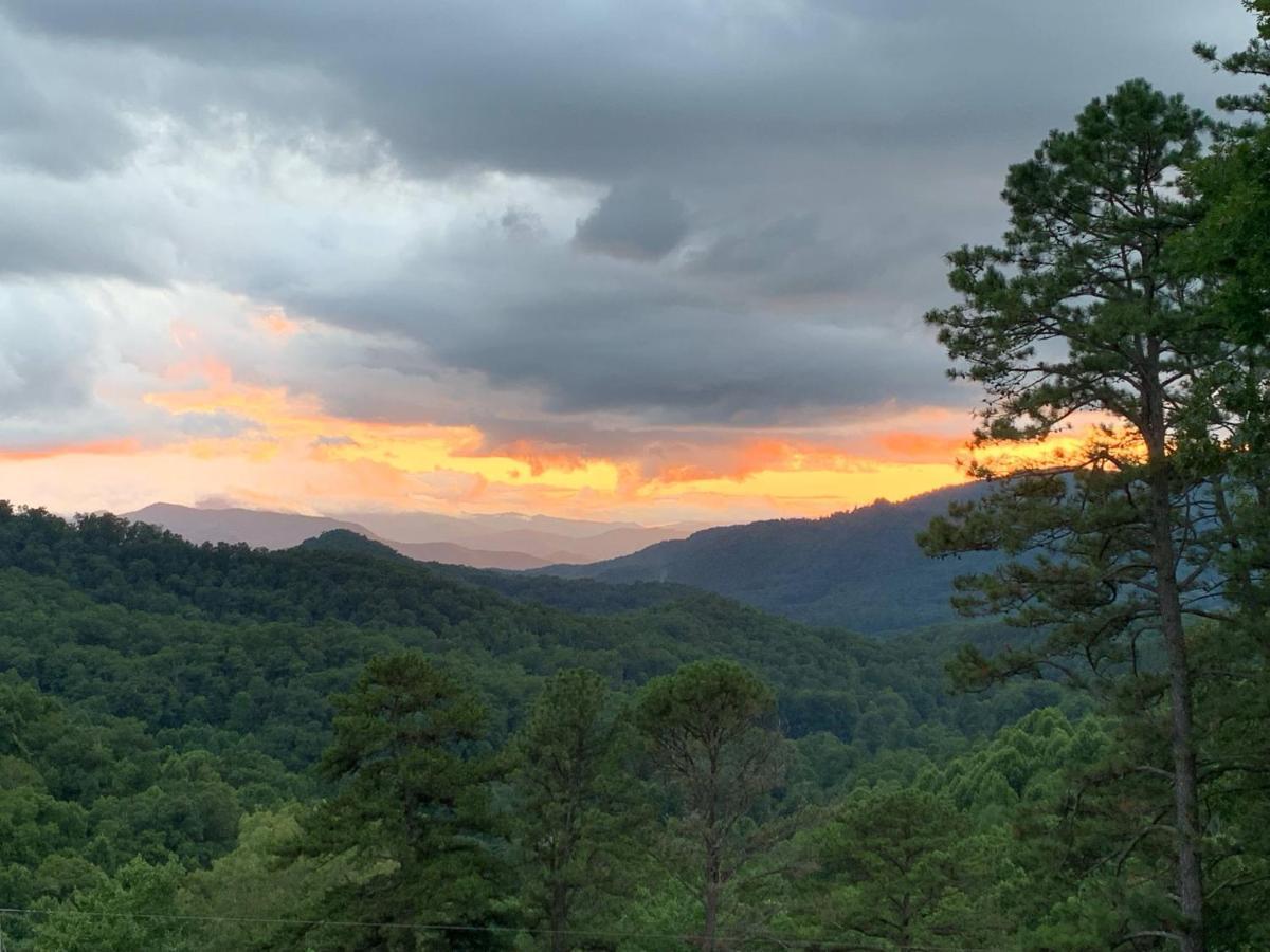 Hostal Hideaway At Harvest Moon Sylva Exterior foto